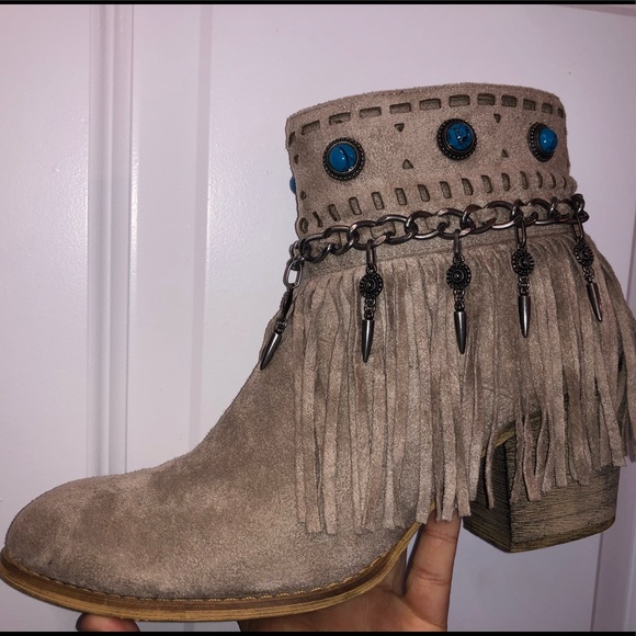 Not Rated Shoes - Suede booties